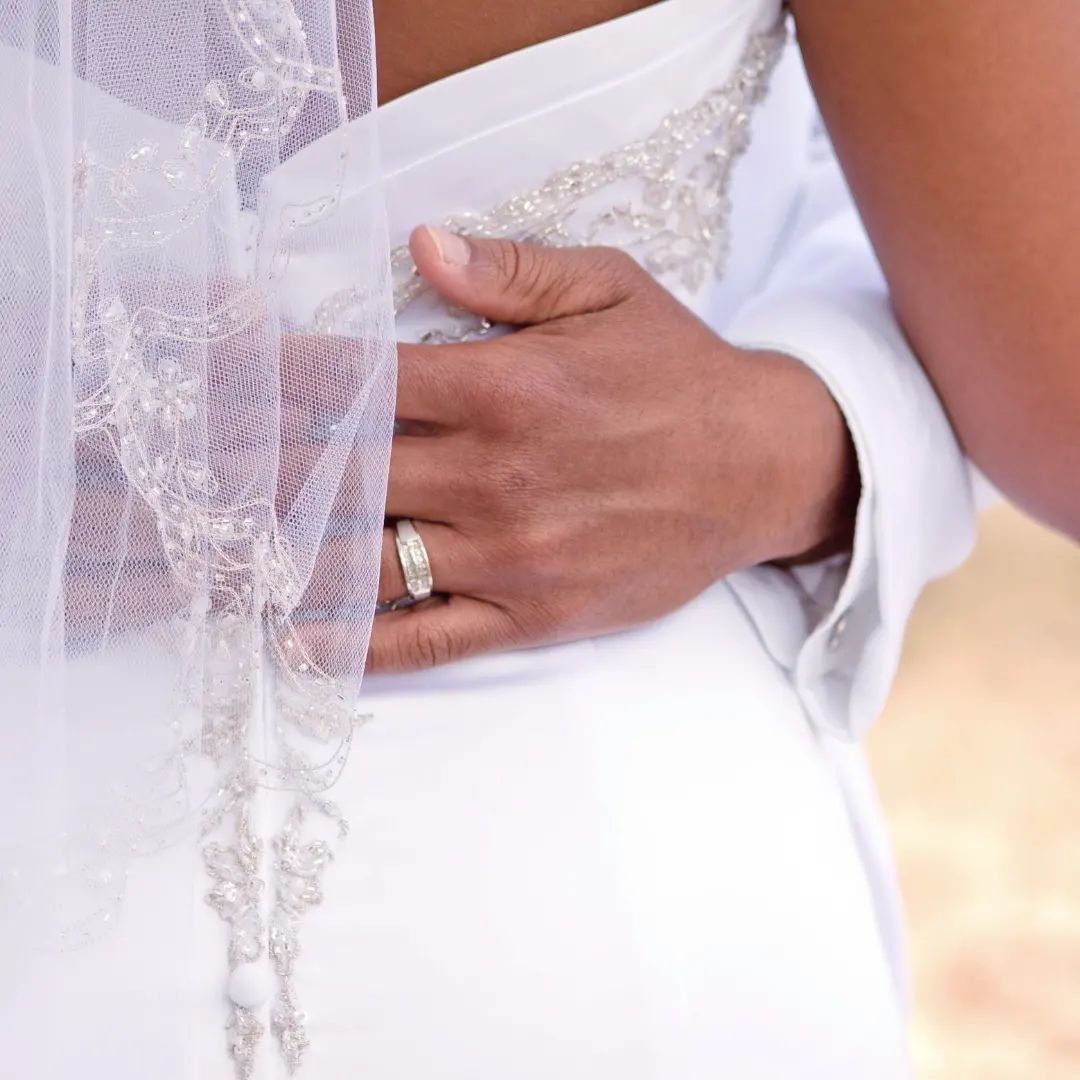 Quand faut -il démarrer la confection de sa robe de mariée sur mesure ? 
Actuellement nos délais pour une création sur mesure sont de 5 à 6 mois. Lorsqu'il s'agit d'une confection sur mesure d'une robe de notre collection, le délai est de 1 à 2 mois. 
Vous allez vous marier ? Prenez rendez-vous sur notre site www.kimpaa.com et rencontrons nous dans un premier temps pour discuter de votre projet de robe de mariée 

Image d'illustration 
_
_
#mariage #mariagecivil #mariageboheme #mariageparisien #mariee2023 #jaiditoui #mariagesurmesure #robedemariee #robedemarieesurmesure #creationsurmesure #wedding #robeblanche #bridetobe #mariee #futuremariee #fiancailles